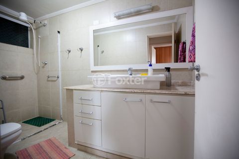 Image 11 - 881776