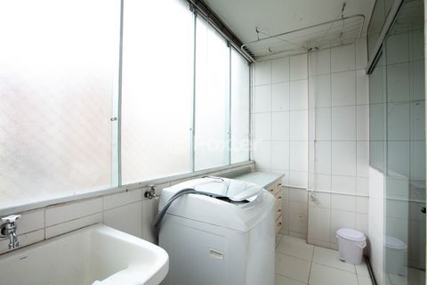 Image 7 - 881776