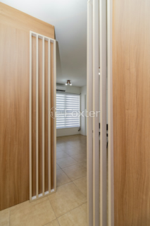 Image 9 - 881787