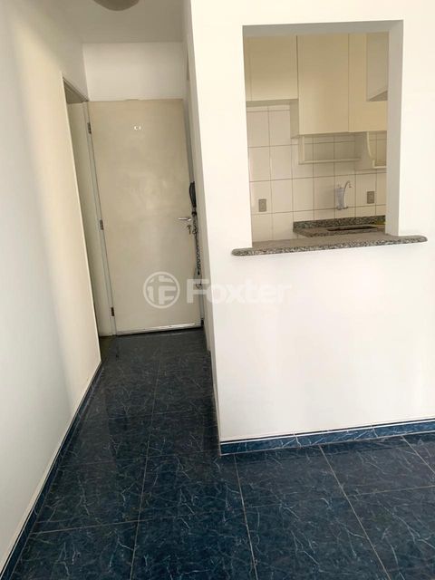 Image 2 - 881910