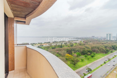Image 6 - 881957
