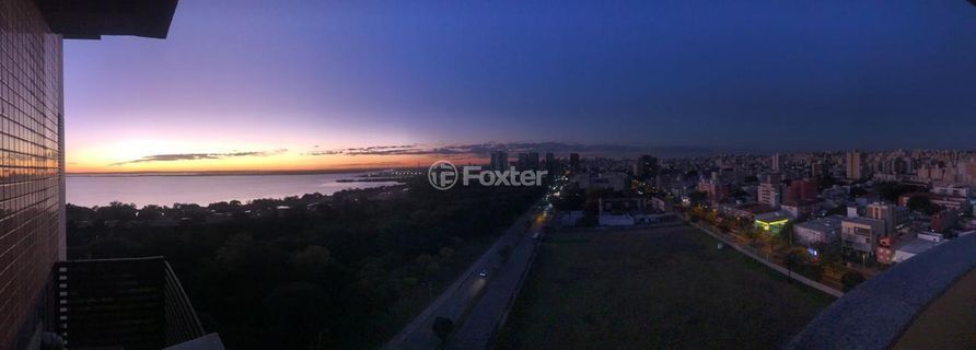 Image 14 - 881957