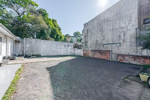 Image 10 - 882045