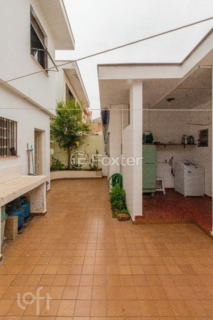 Image 9 - 882125