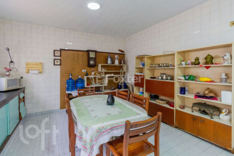 Image 7 - 882125