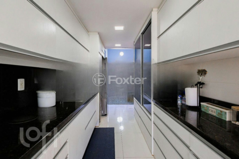 Image 8 - 882159