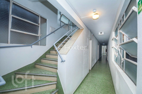 Image 6 - 882213