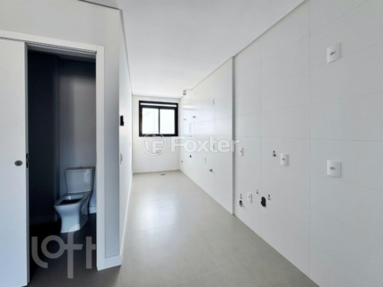 Image 5 - 882214