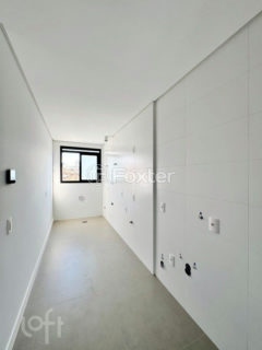 Image 6 - 882214