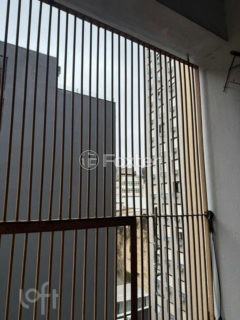 Image 6 - 882257