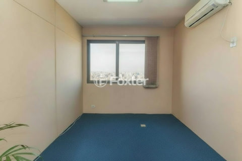 Image 4 - 882284
