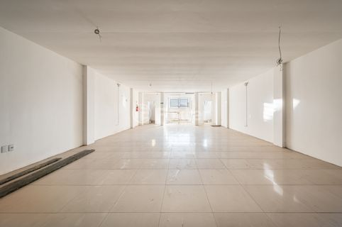 Image 3 - 882316