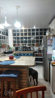 Image 1 - 882357