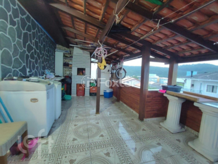 Image 10 - 882361