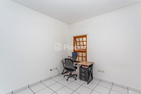 Image 33 - 882367