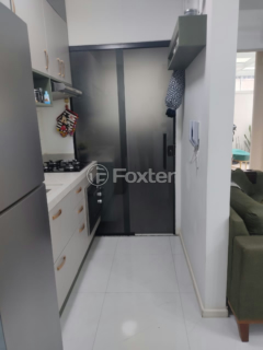Image 11 - 882372