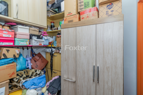 Image 11 - 882417