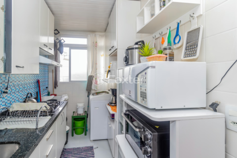Image 16 - 882417