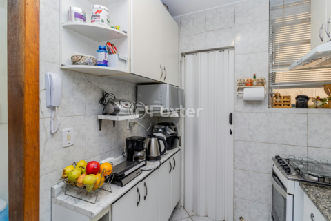 Image 17 - 882505