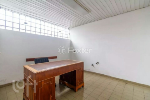 Image 21 - 882524