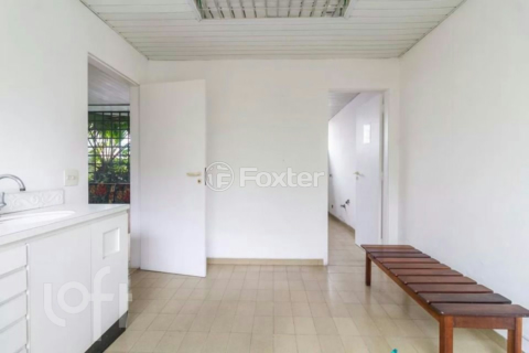 Image 4 - 882524