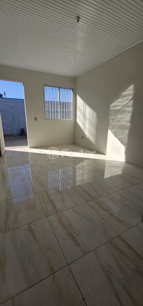 Image 3 - 882531