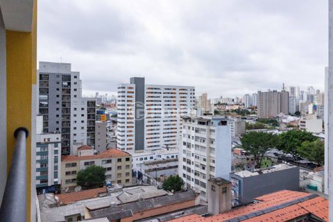 Image 15 - 882638