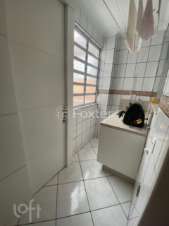 Image 7 - 882671