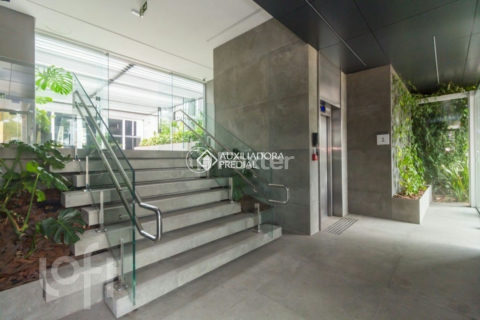 Image 11 - 882692