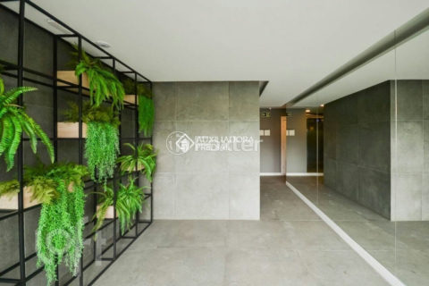 Image 9 - 882692