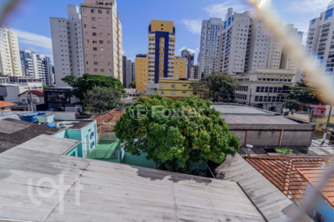 Image 4 - 882729