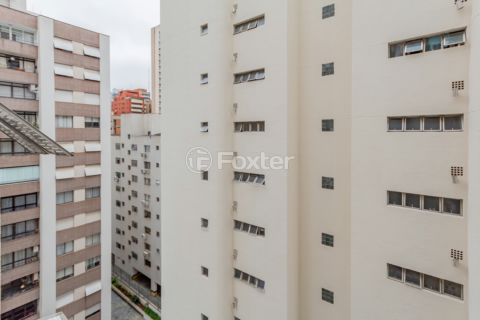 Image 12 - 882736