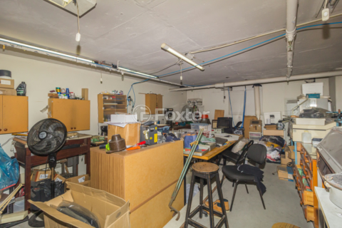 Image 11 - 882761