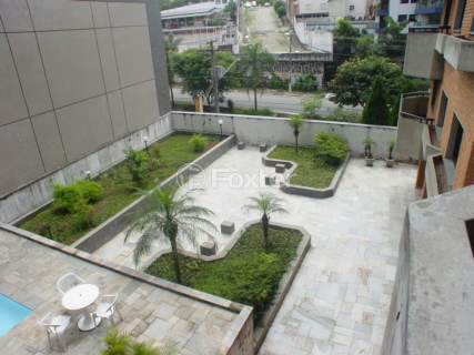 Image 2 - 882782