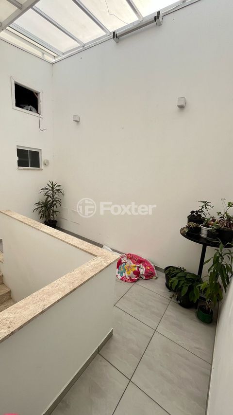 Image 11 - 882820