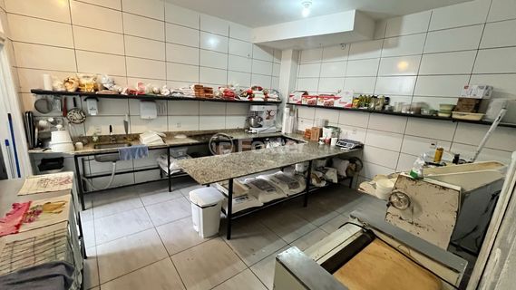 Image 5 - 882820