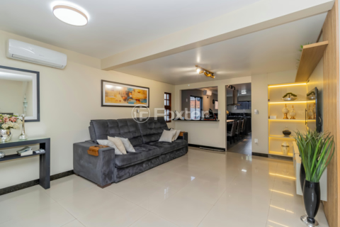 Image 3 - 882874