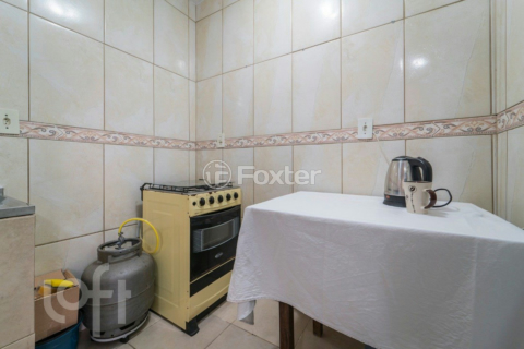 Image 70 - 882951