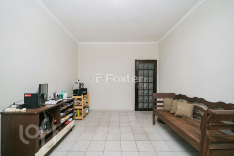 Image 6 - 882951