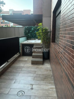 Image 47 - 883017
