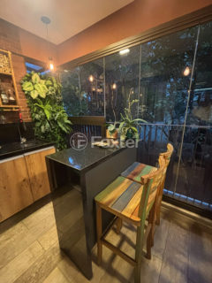 Image 42 - 883017