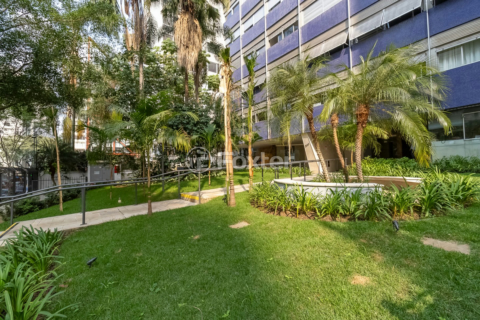 Image 29 - 883115