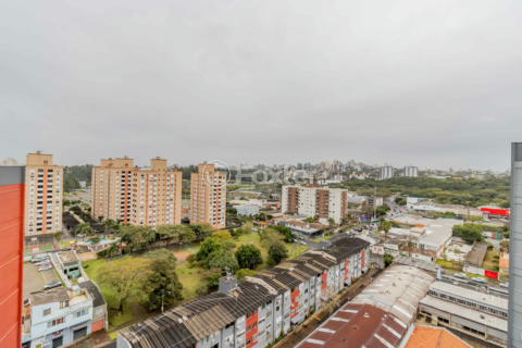 Image 8 - 883240
