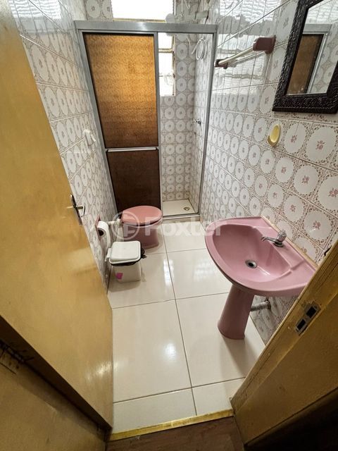 Image 9 - 883398