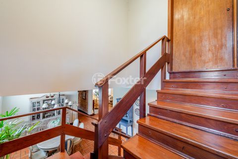 Image 21 - 883482