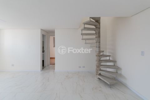 Image 21 - 883520