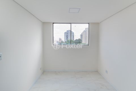 Image 36 - 883520
