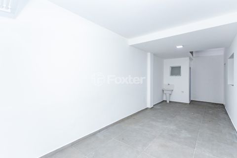 Image 30 - 883542