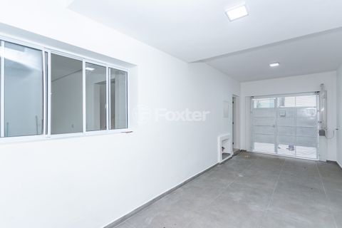 Image 32 - 883542