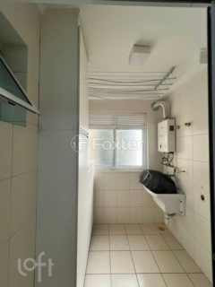 Image 10 - 883556